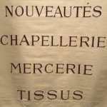 Ancien store de magasin.