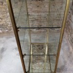 Grande vitrine ancienne de magasin.