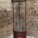 Exceptionnelle vitrine ancienne de magasin.