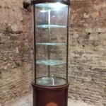 Exceptionnelle vitrine ancienne de magasin.