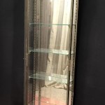 Grande vitrine ancienne de magasin de luxe.(réservée CP)