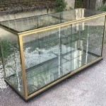 Ancien meuble comptoir vitrine de magasin.(vendu)