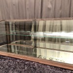 Grande vitrine de magasin à poser.(vendue JV)