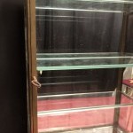 Ancienne petite vitrine murale.