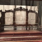 Ancienne vitrine miniature de bijouterie.