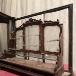 Ancienne vitrine miniature de bijouterie.