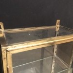 Paire d'anciennes vitrines murales.(vendues)