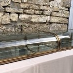 Ancienne grande double vitrine de magasin.(réservée)