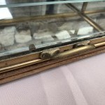 Ancienne grande double vitrine de magasin.(réservée)