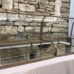 Ancienne grande double vitrine de magasin.(réservée)