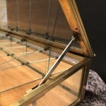Ancienne vitrine de confiseur, Siégel.
