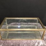 Ancienne vitrine de comptoir de magasin.