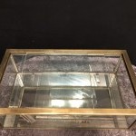 Ancienne vitrine de comptoir de magasin.