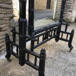 Ancien miroir psyché de magasin.